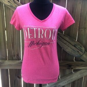 Motor City Detroit Michigan Pink Short Sleeve V-Neck T-Shirt Size S